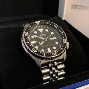 *SOLD* Seiko - SKX007K2 (Men’s Automatic watch)